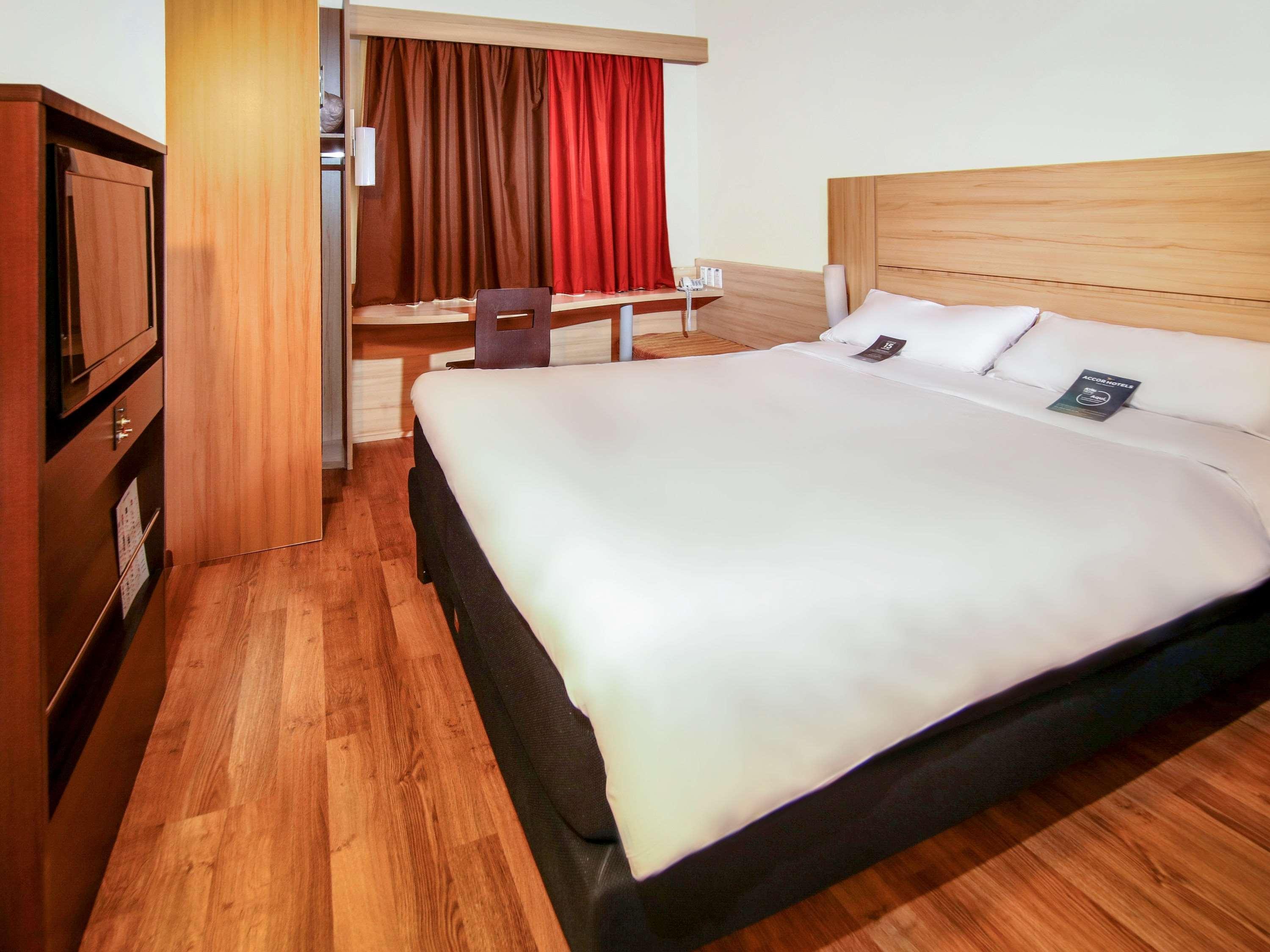 Ibis Santiago Providencia Hotel ภายนอก รูปภาพ