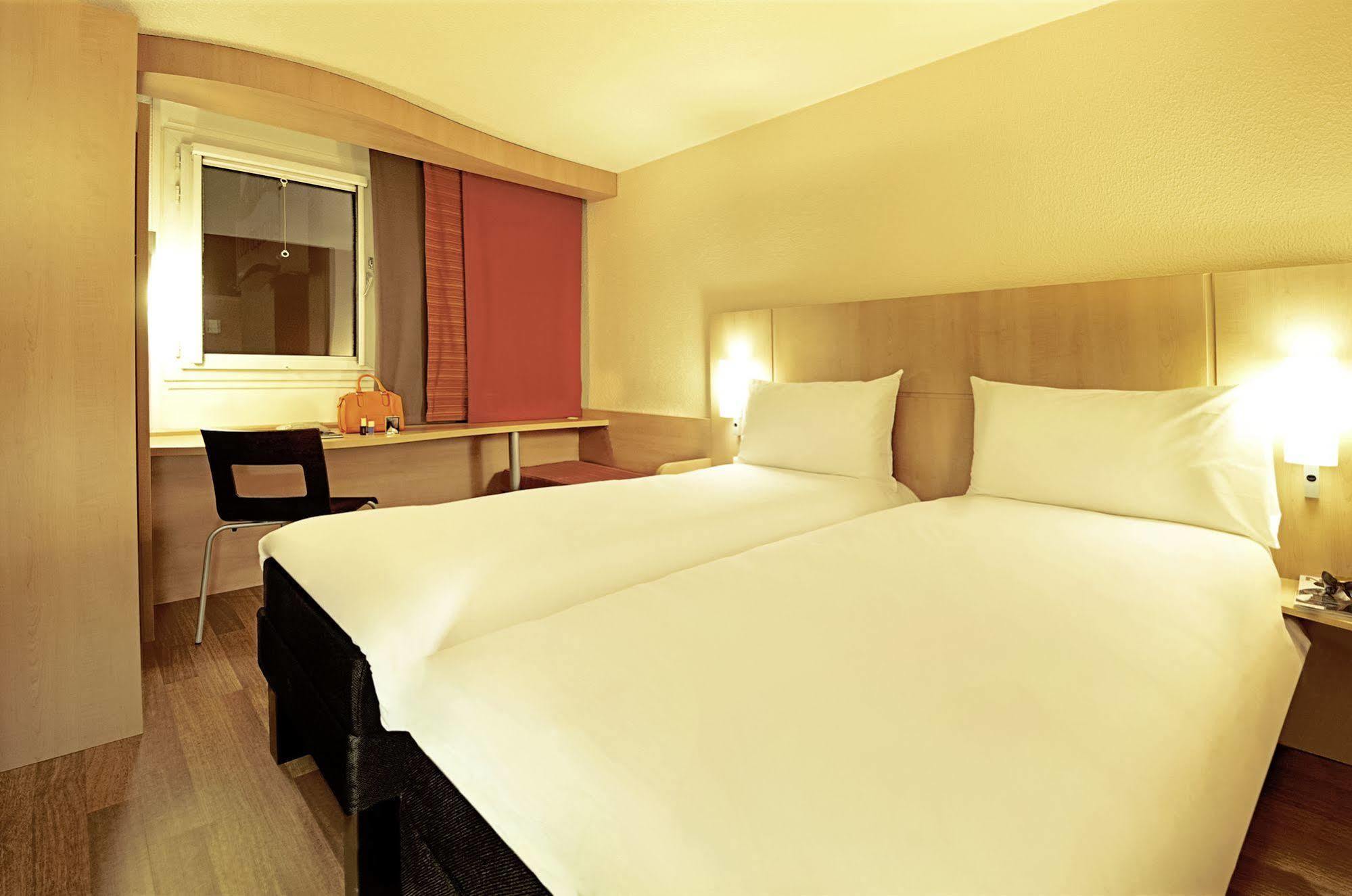 Ibis Santiago Providencia Hotel ภายนอก รูปภาพ